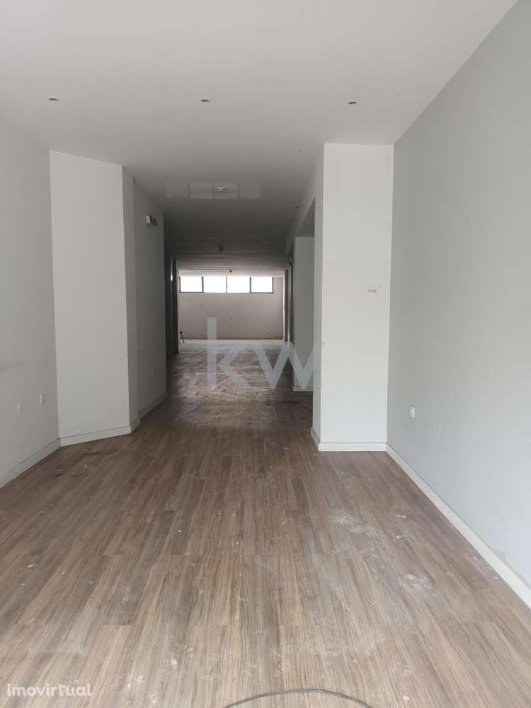 Loja com 337 M² na Av Fernão de Magalhães Porto - Grande imagem: 2/32