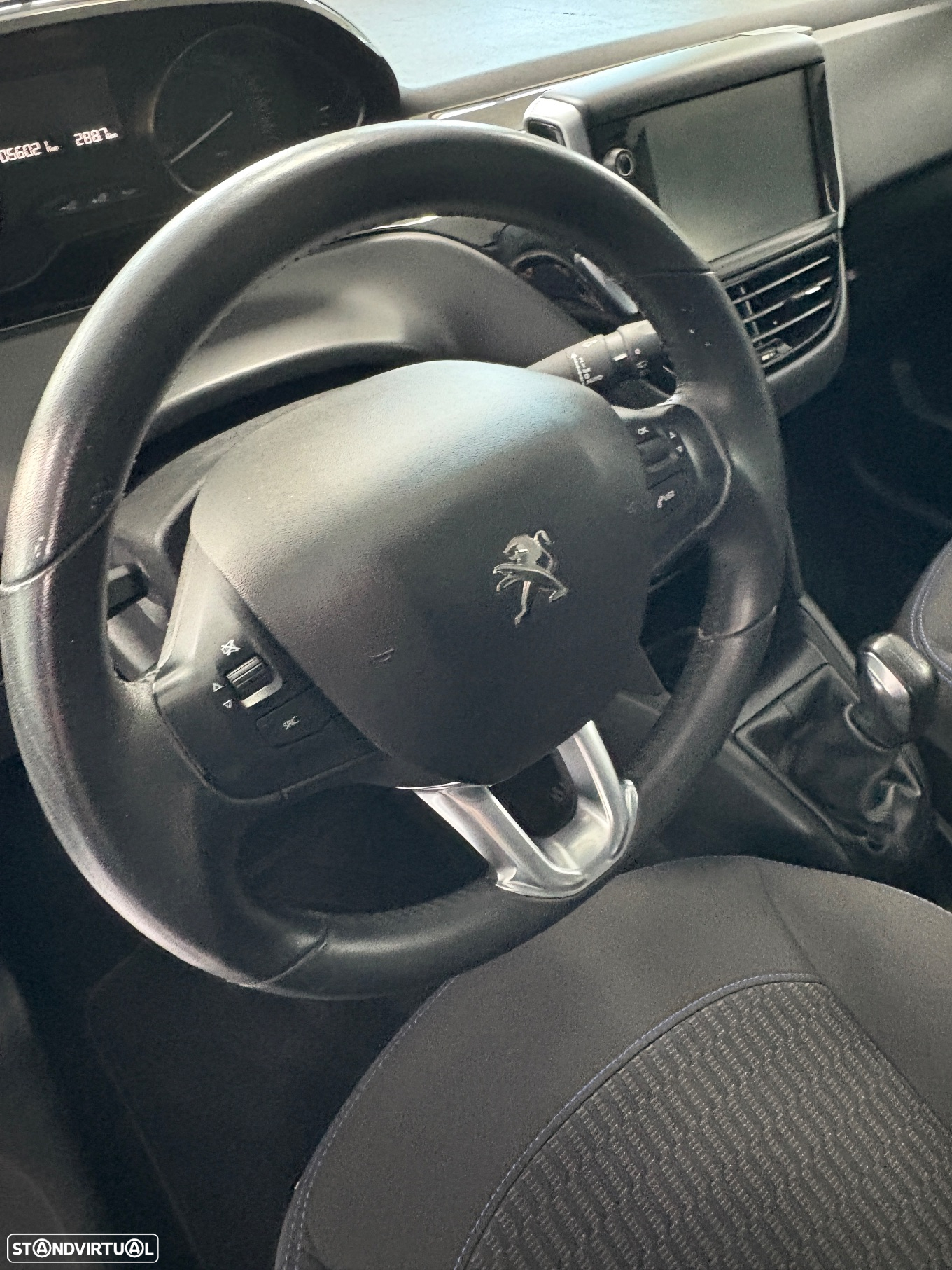 Peugeot 208 1.2 PureTech Signature - 18