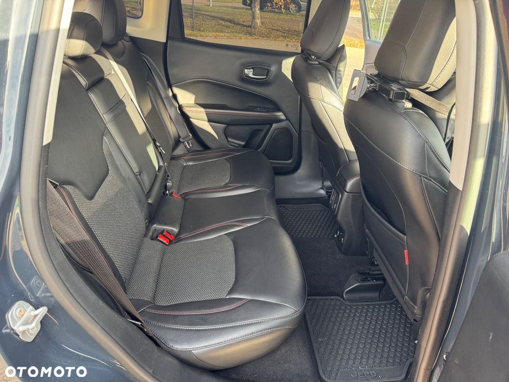 Jeep Compass - 17