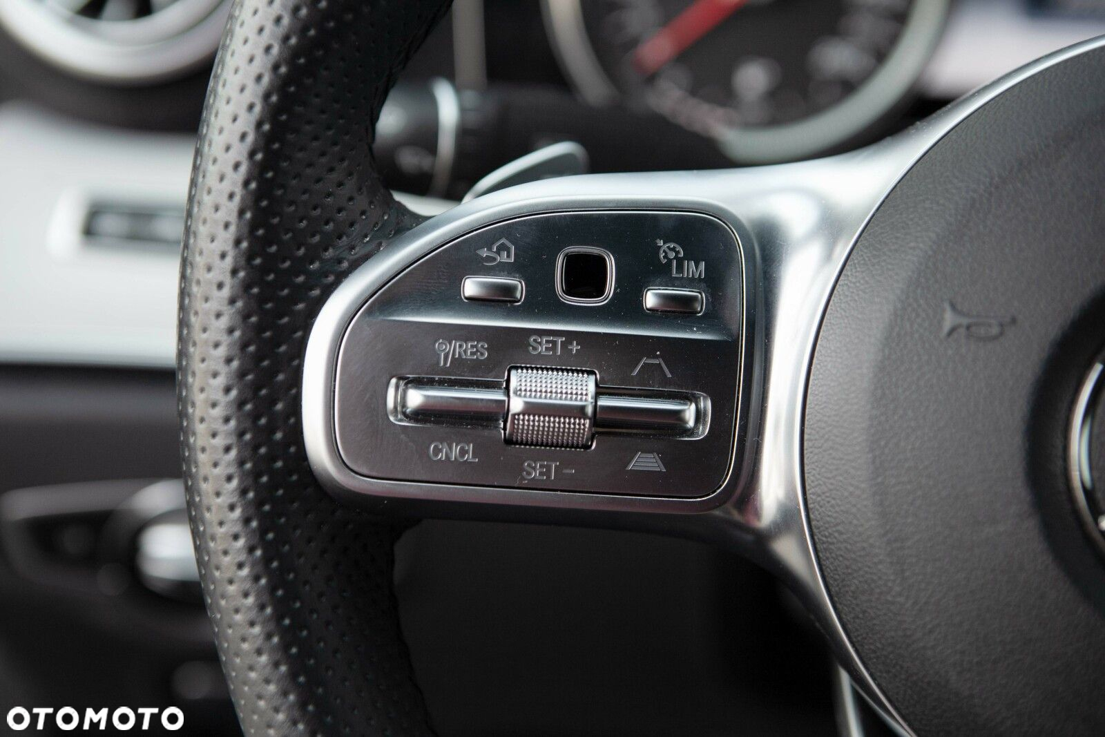 Mercedes-Benz CLS - 21