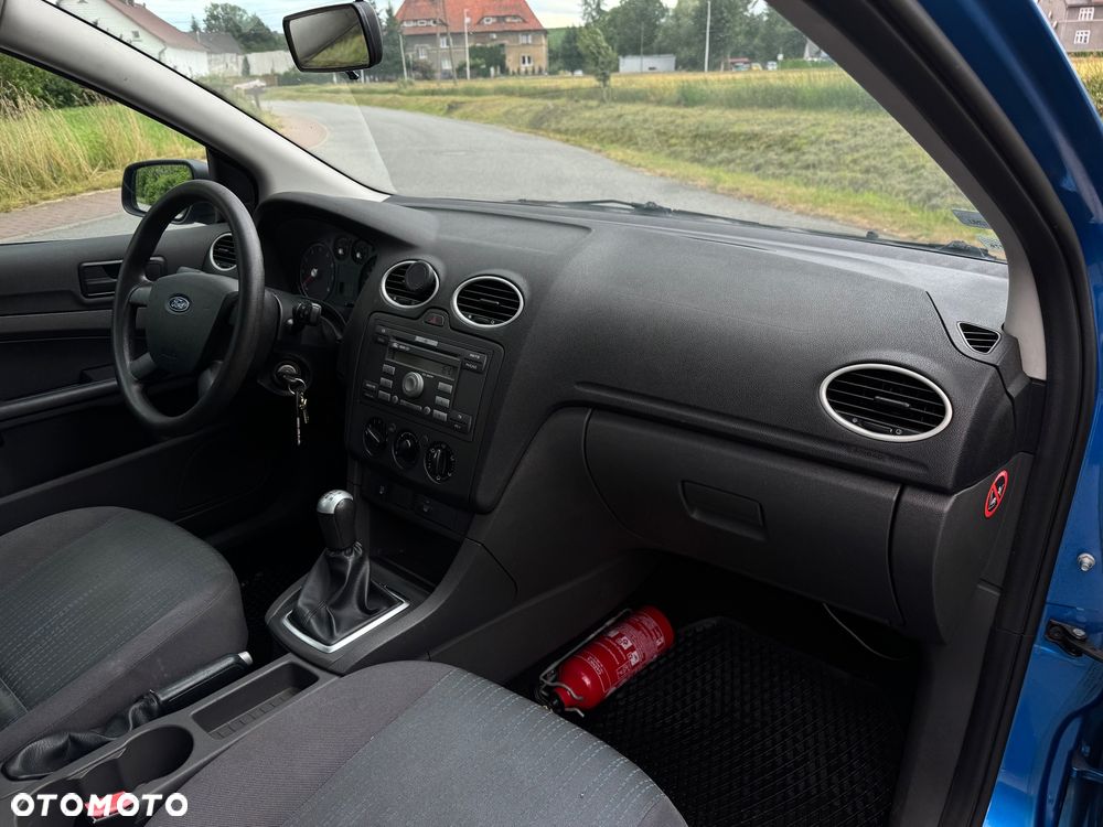 Ford Focus 1.4 Ambiente - 9