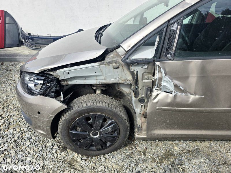 Volkswagen Touran 2.0 TDI DPF BlueMotion Technology DSG Cup - 6