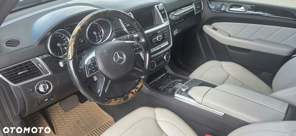 Mercedes-Benz GL - 24