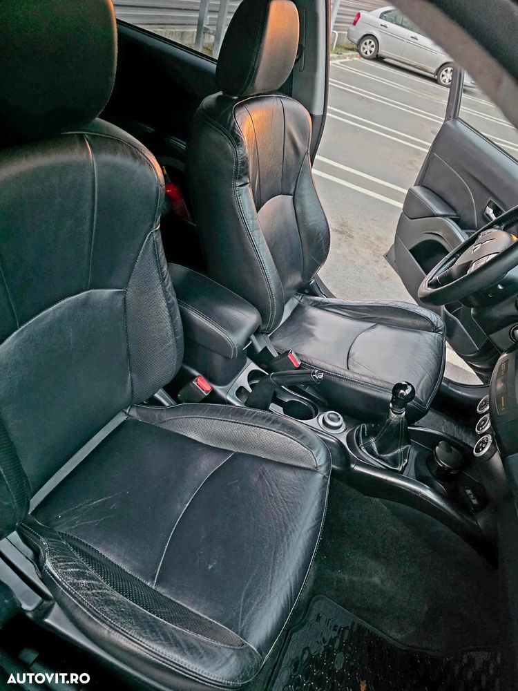 Mitsubishi Outlander - 7