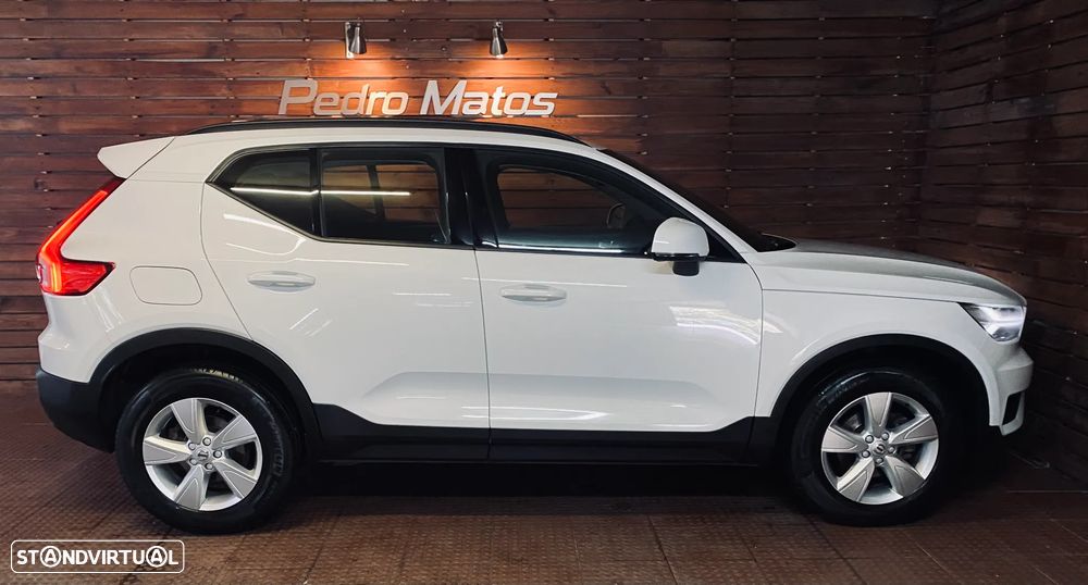 Volvo XC 40 1.5 T3 Momentum Core Geartronic - 4