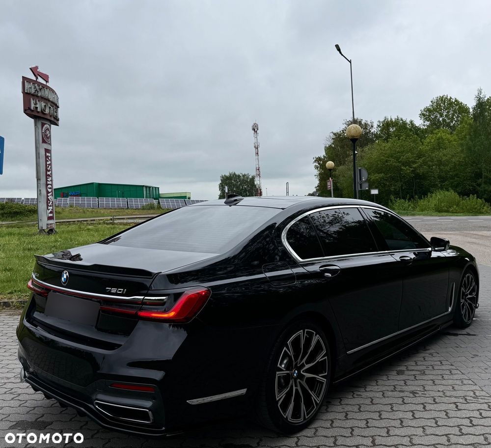 BMW Seria 7 750i xDrive sport - 7