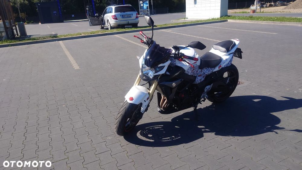 Suzuki GSR - 5