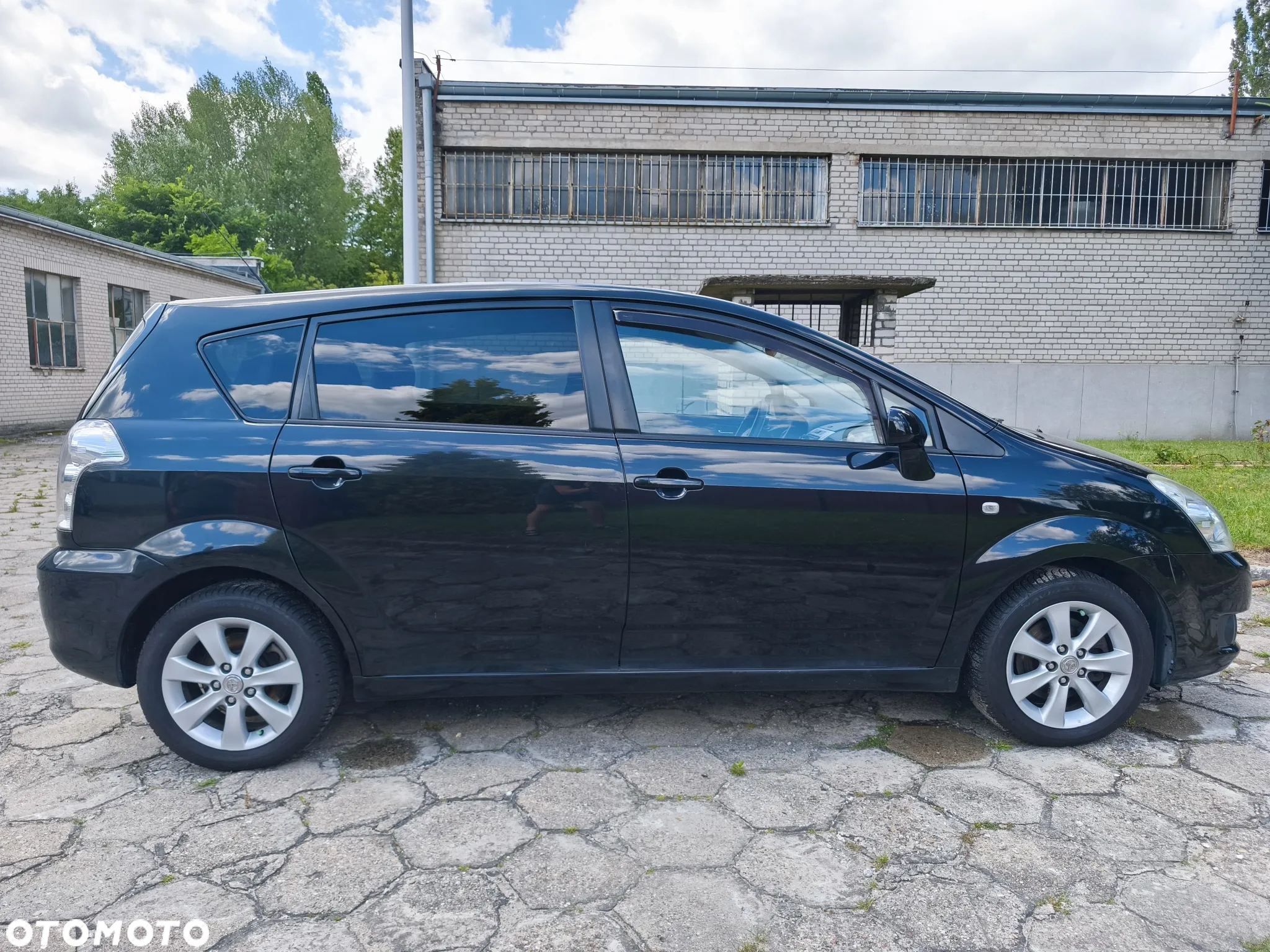 Toyota Corolla Verso 1.8 Premium + - 17