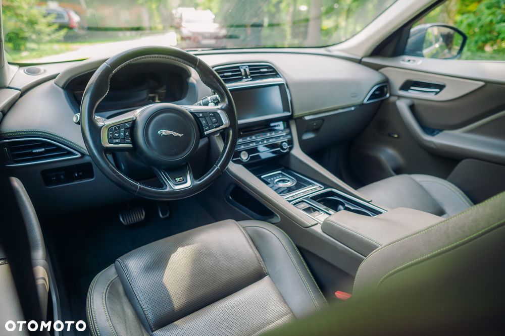 Jaguar F-Pace 2.0 i4D AWD R-Sport - 13
