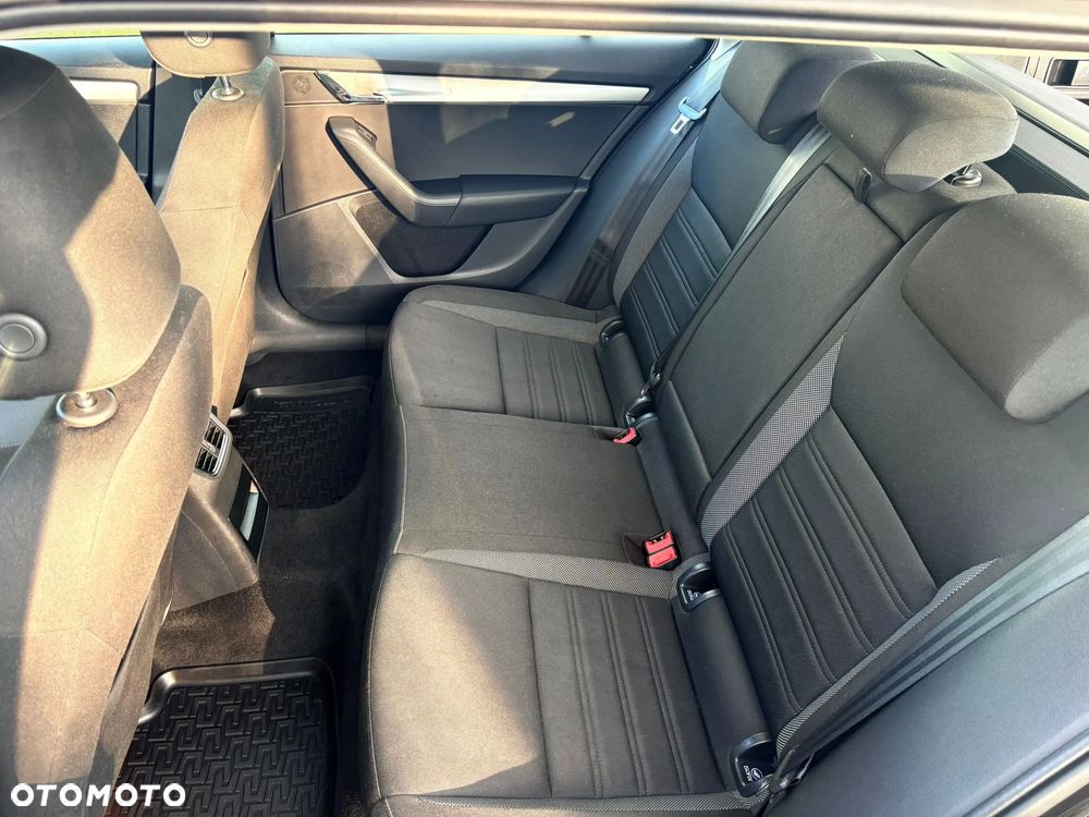 Skoda Octavia ver-1-6-tdi-scr-ambition - 32