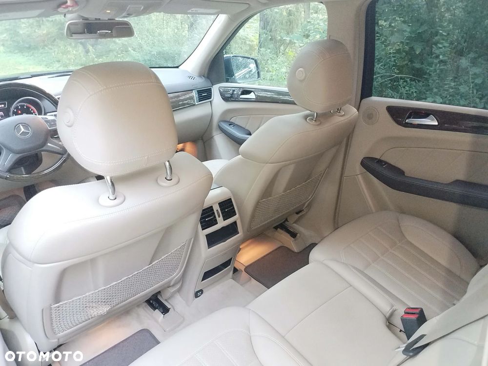 Mercedes-Benz GL 400 4Matic 7G-TRONIC - 17