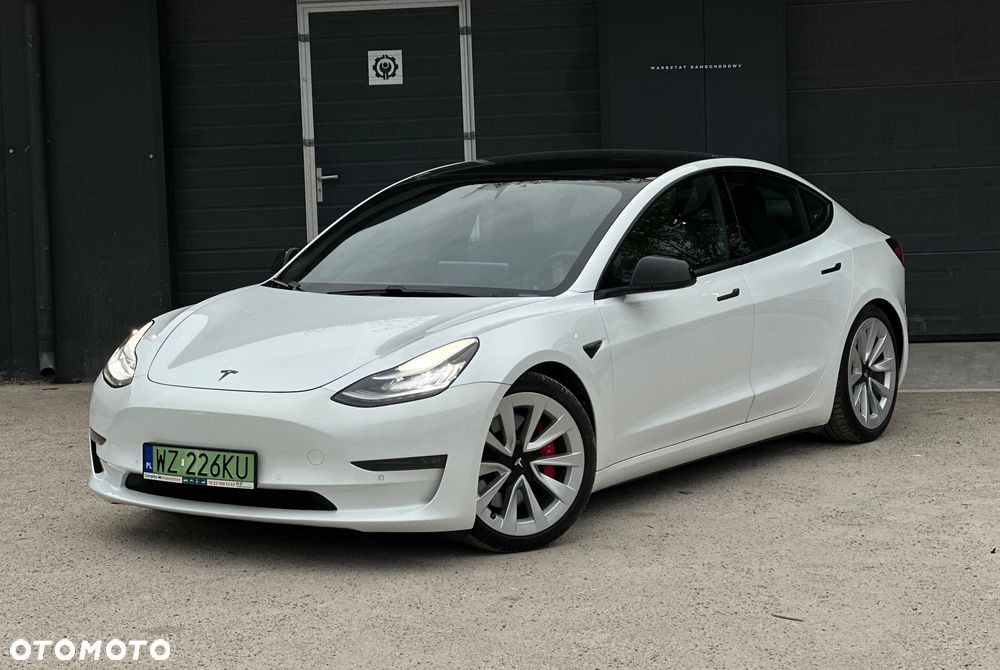 Tesla Model 3 - 1