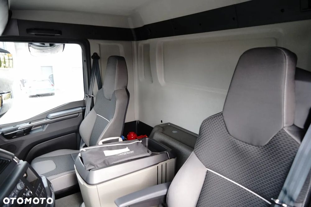 MAN TGS 41.480 / 8X8 / WYWROTKA / AUTOMAT / FABRYCZNIE NOWY / BOGATE WYPOSAŻENIE / DOSTĘPNY OD RĘKI / ZŁOTY METALIK / - 28