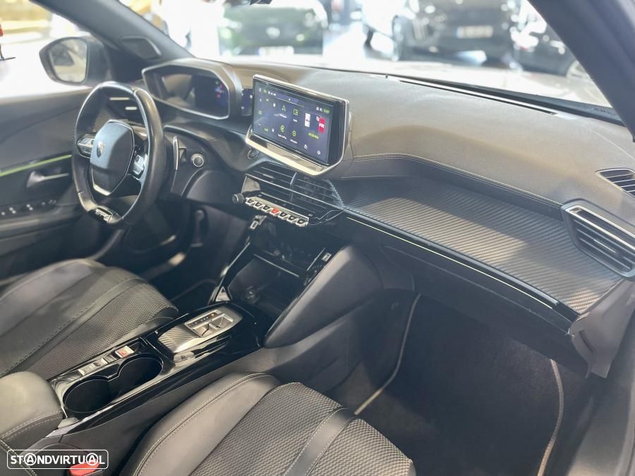 Peugeot 2008 1.2 PureTech GT Pack EAT8 - 32