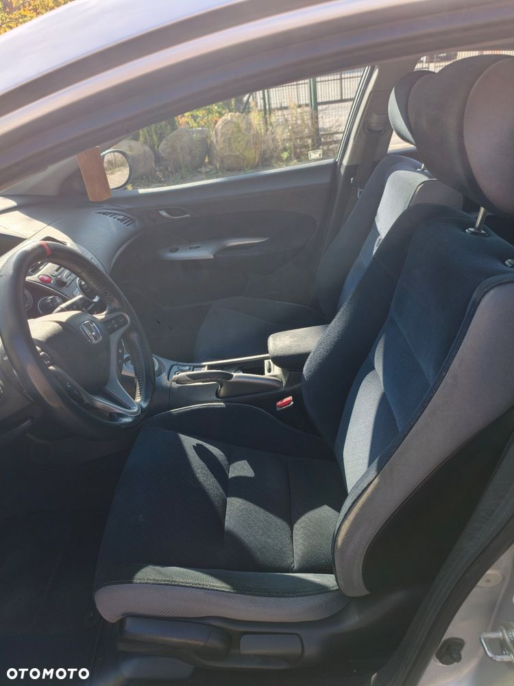 Honda Civic 1.8 Comfort - 29