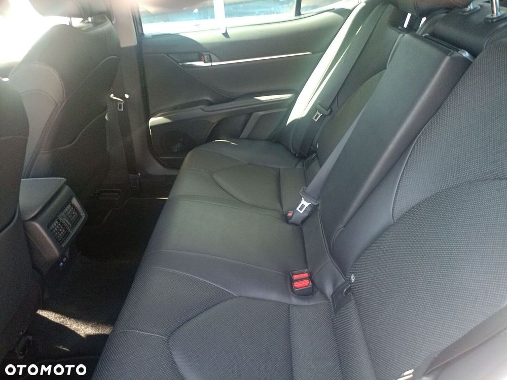 Toyota Camry 2.5 Hybrid Executive CVT - 11