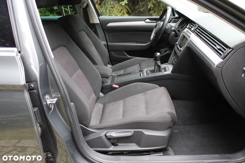 Volkswagen Passat 2.0 TDI (BlueMotion Technology) Comfortline - 13