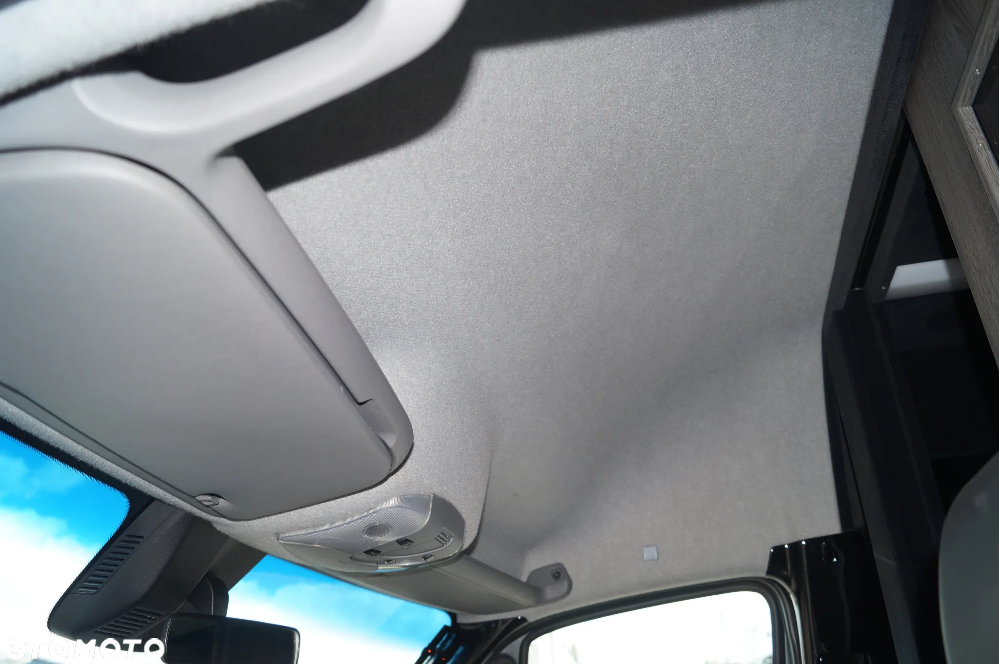 Mercedes-Benz Sprinter - 10