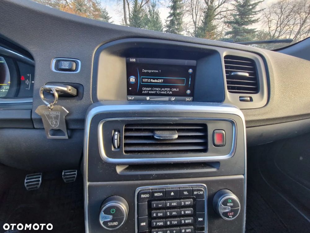 Volvo V60 D2 Momentum - 26