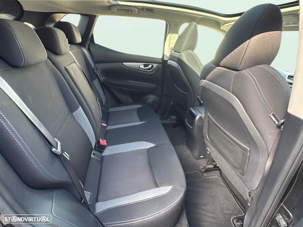 Nissan Qashqai 1.5 dCi N-Connecta 18 - 16