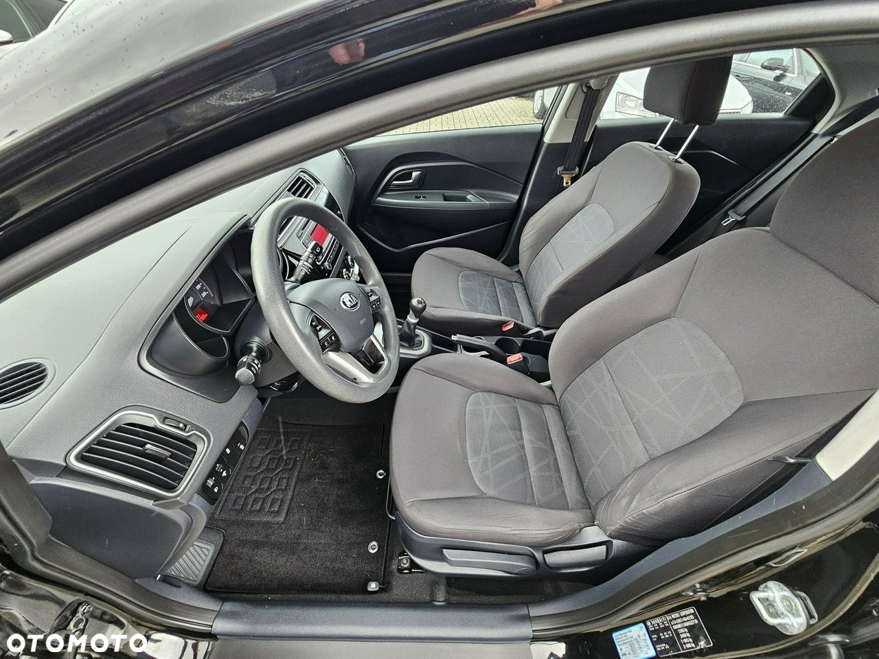 Kia Rio - 27