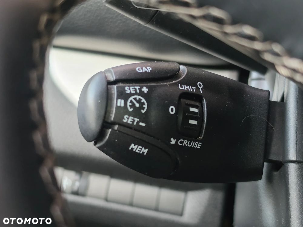 Peugeot Traveller L2 2.0 EAT8 Business VIP - 29