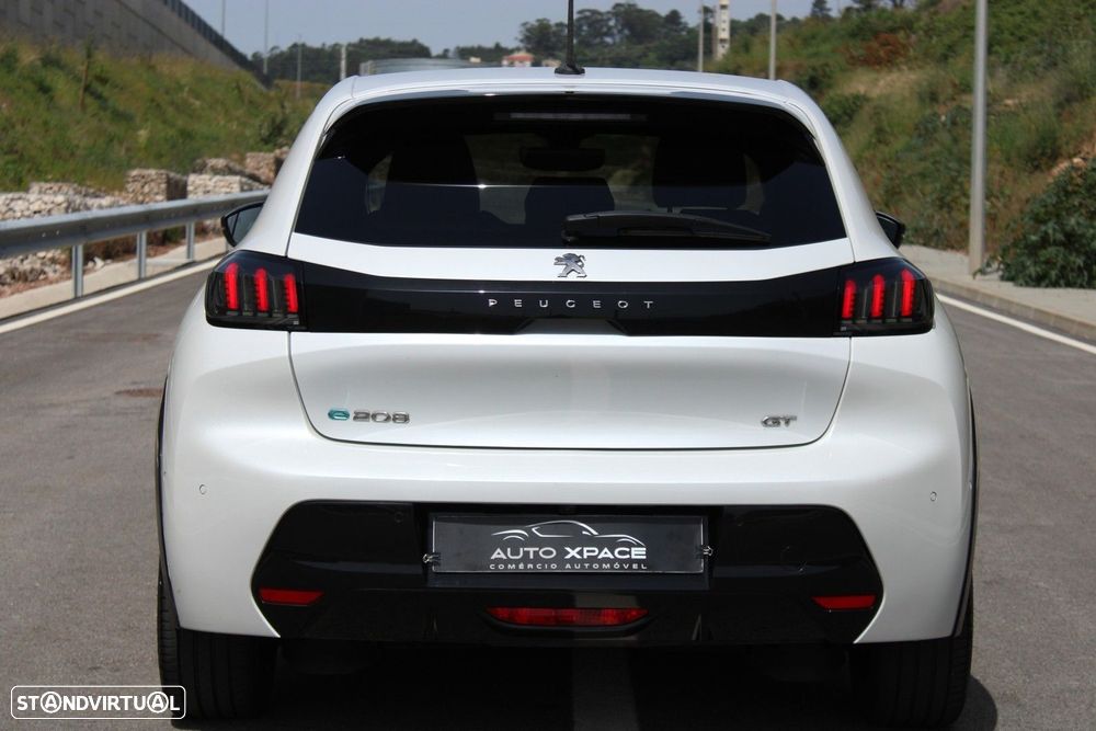 Peugeot e-208 50 kWh GT Pack - 18