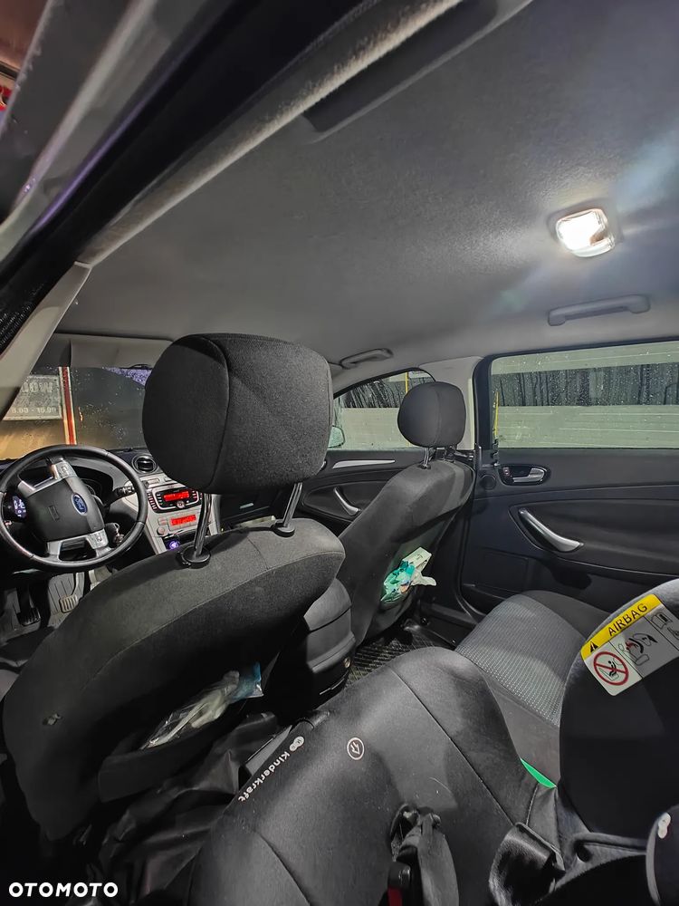 Ford Mondeo 2.0 TDCi Ghia - 8