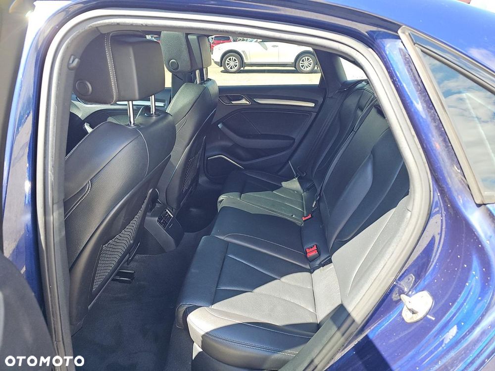 Audi S3 S tronic - 11