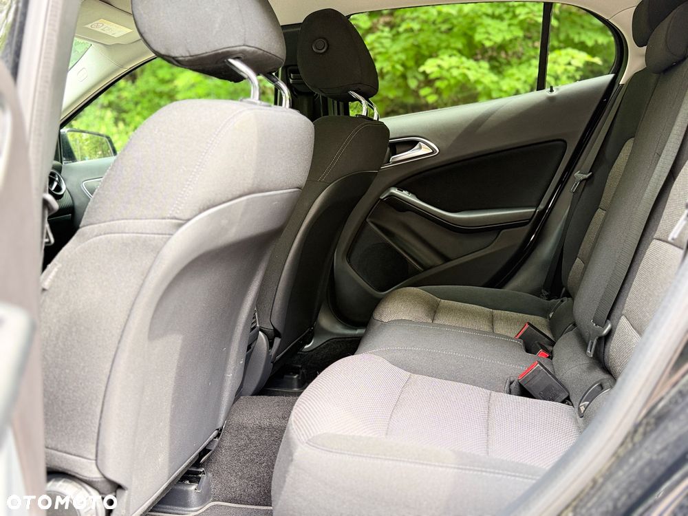 Mercedes-Benz GLA 200 7G-DCT Urban - 19