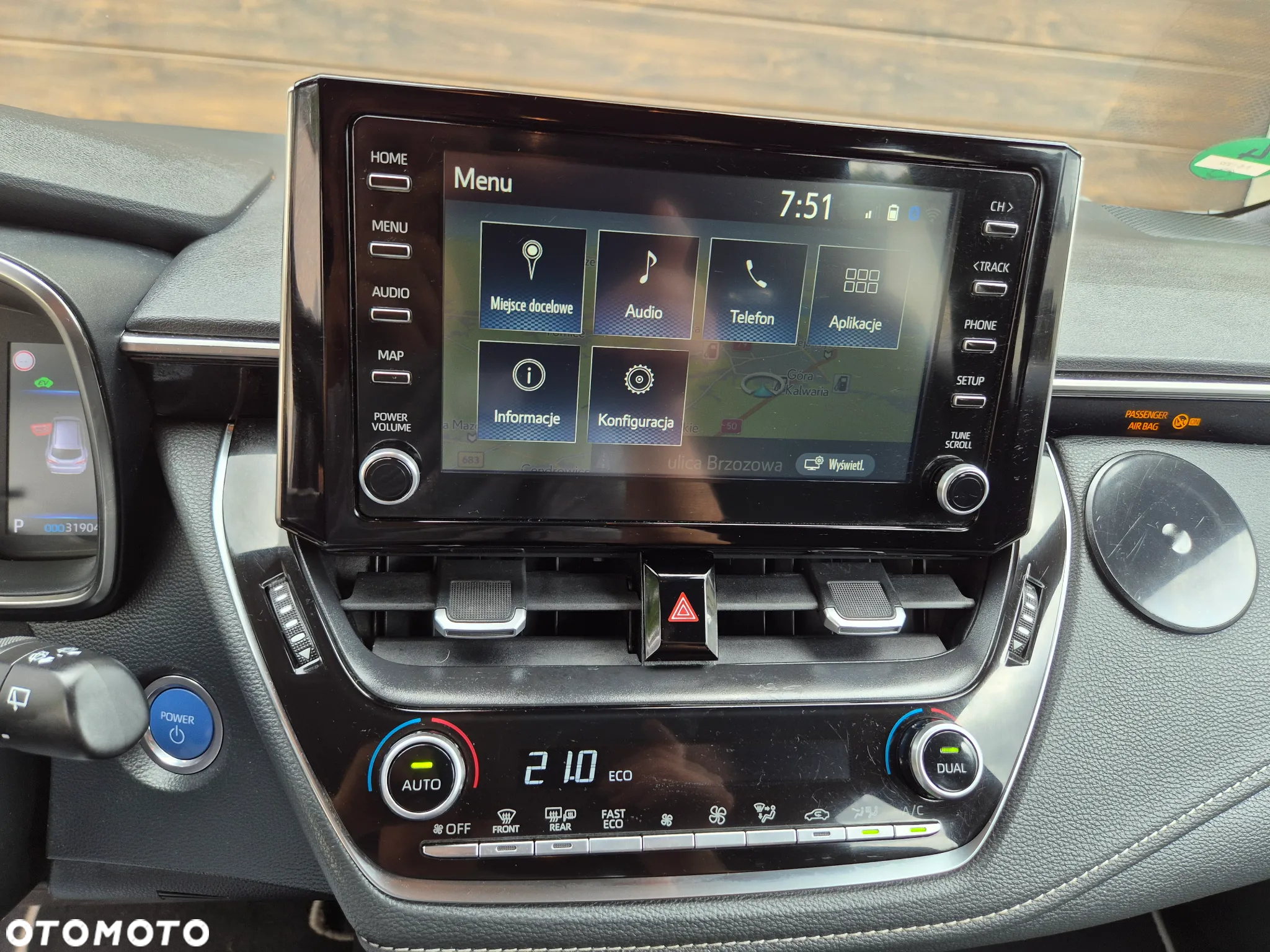 Toyota Corolla 1.8 Hybrid Comfort - 17