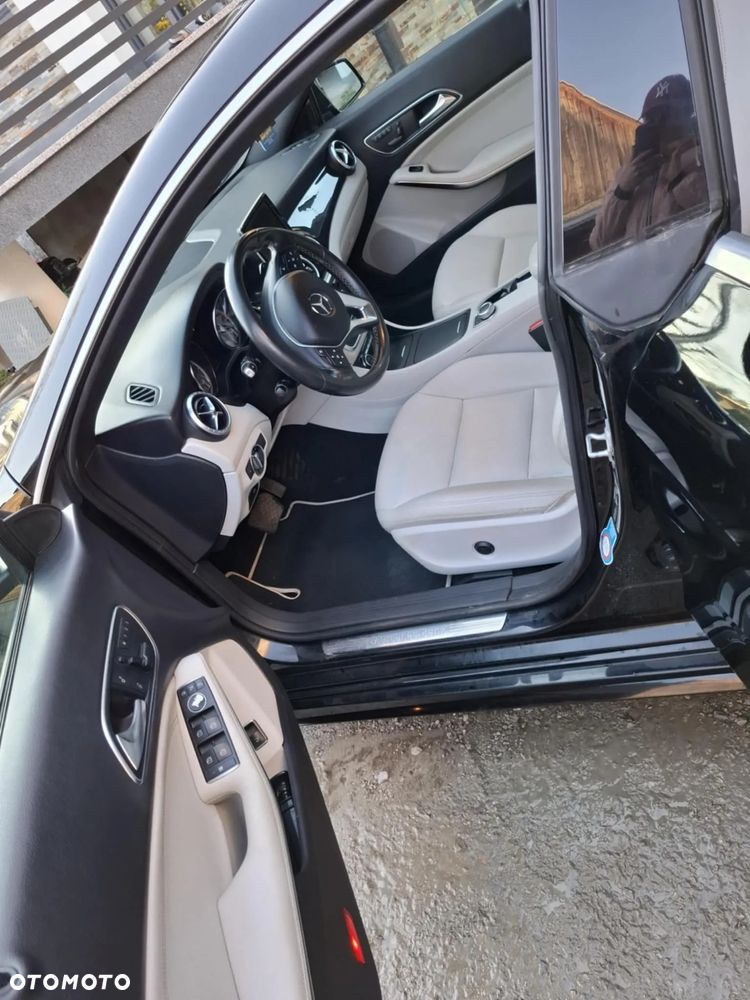 Mercedes-Benz CLA 250 4-Matic Sport - 13