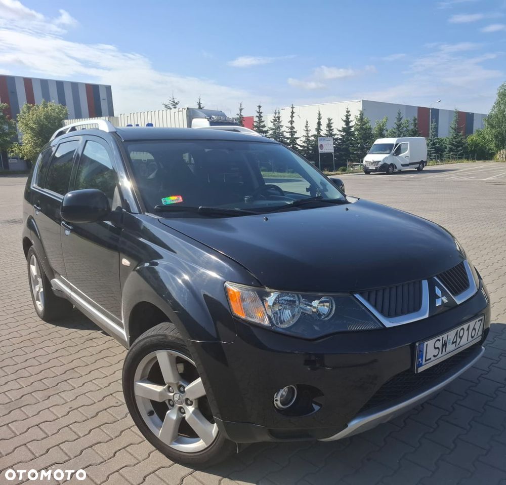 Mitsubishi Outlander - 1