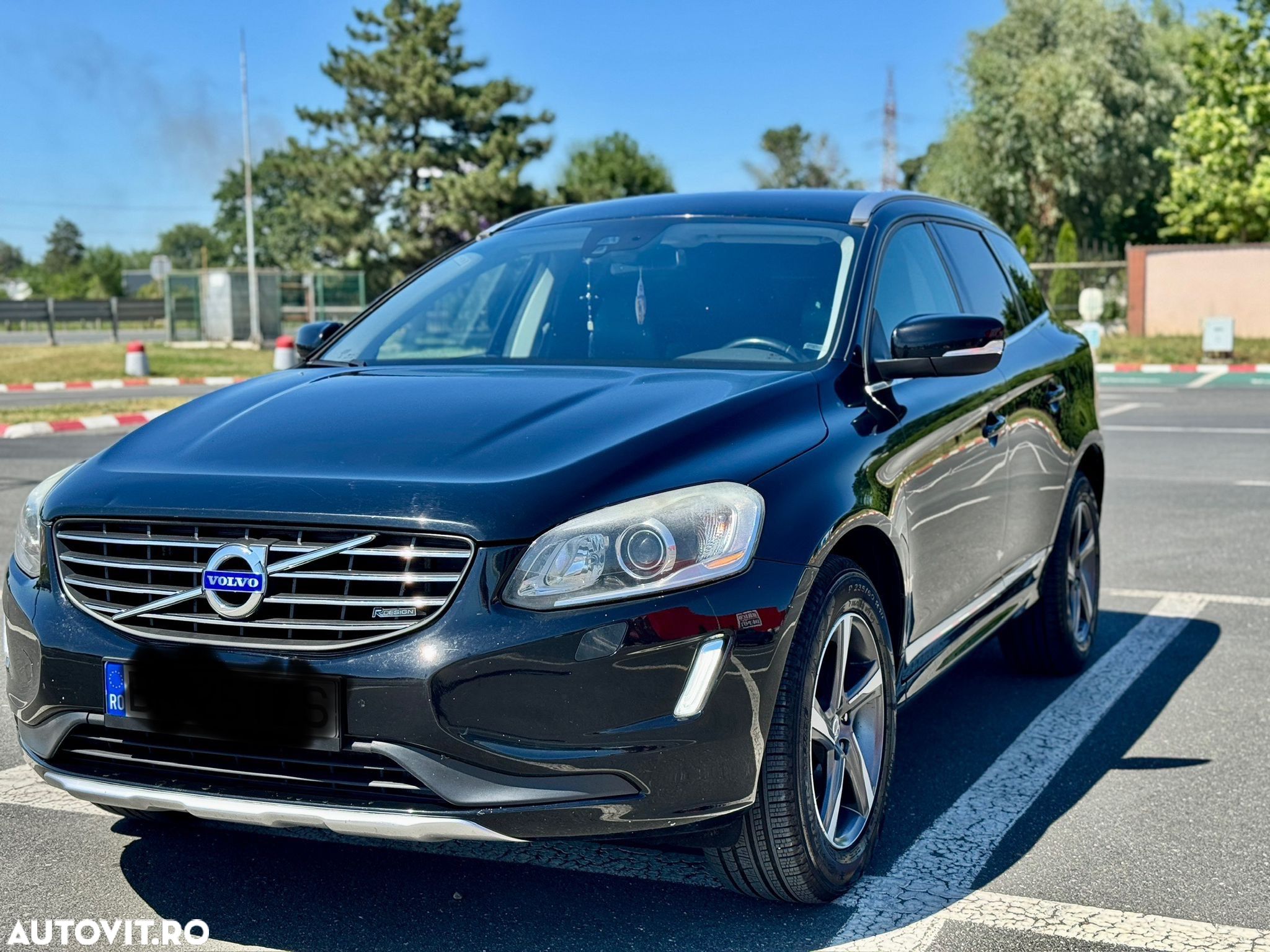 Volvo XC 60 D4AWD R-Design - 1