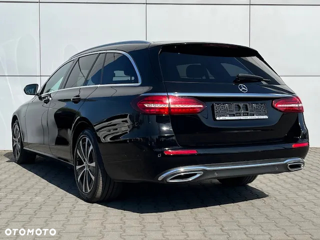 Mercedes-Benz Klasa E 300 de Avantgarde - 9