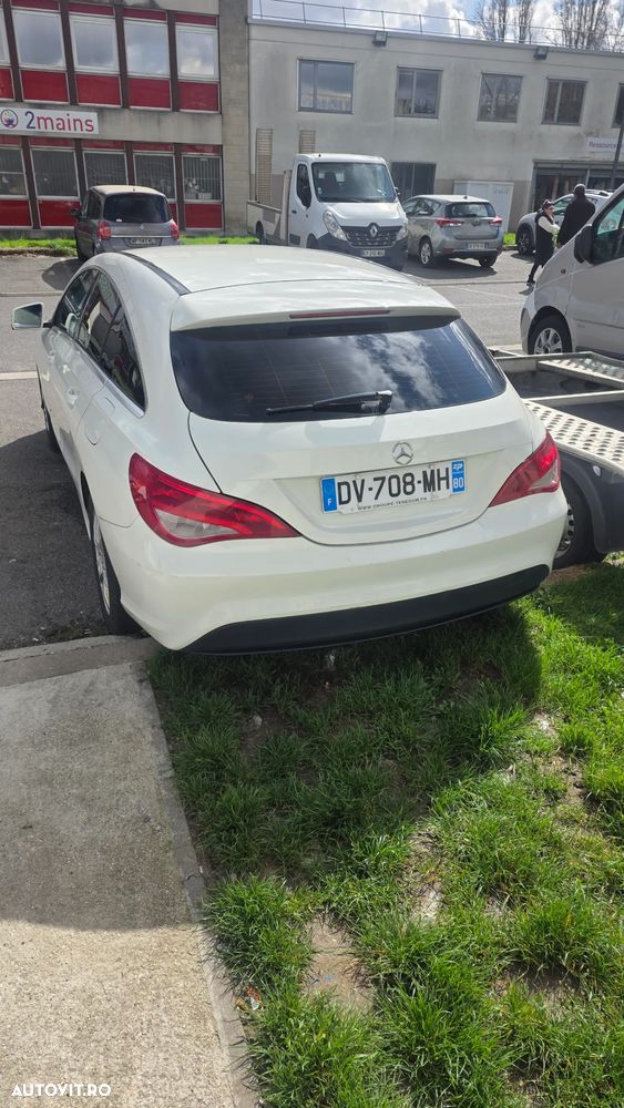 Mercedes-Benz CLA 220 d Shooting Brake 7G-DCT - 4