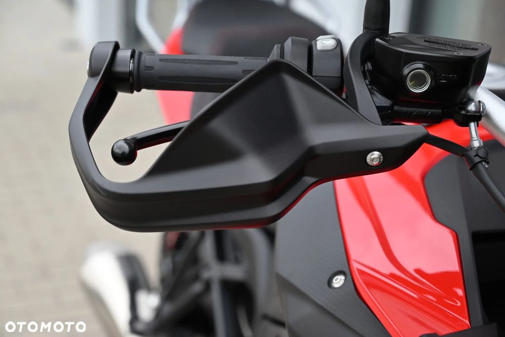 BMW XR - 16