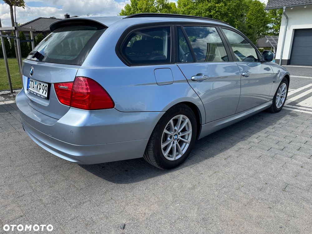 BMW Seria 3 318d DPF Edition Lifestyle - 12