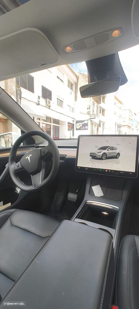 Tesla Model Y RWD - 9
