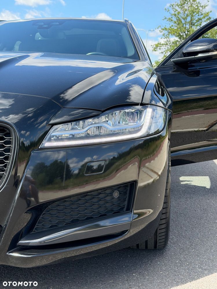 Jaguar XF 2.0 i4D R-Sport - 9