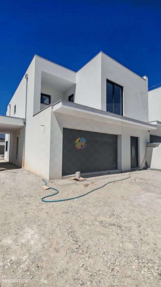 Moradia Geminada T3 Santa Maria de Lamas - Grande imagem: 4/41