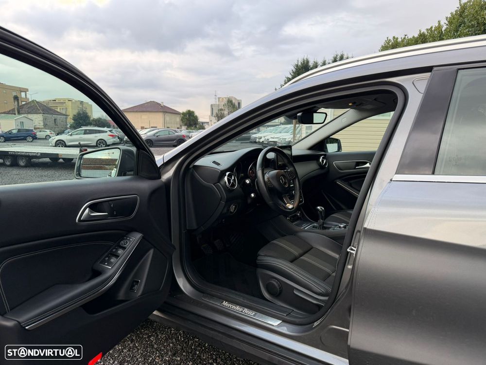 Mercedes-Benz GLA 180 CDI Urban - 14