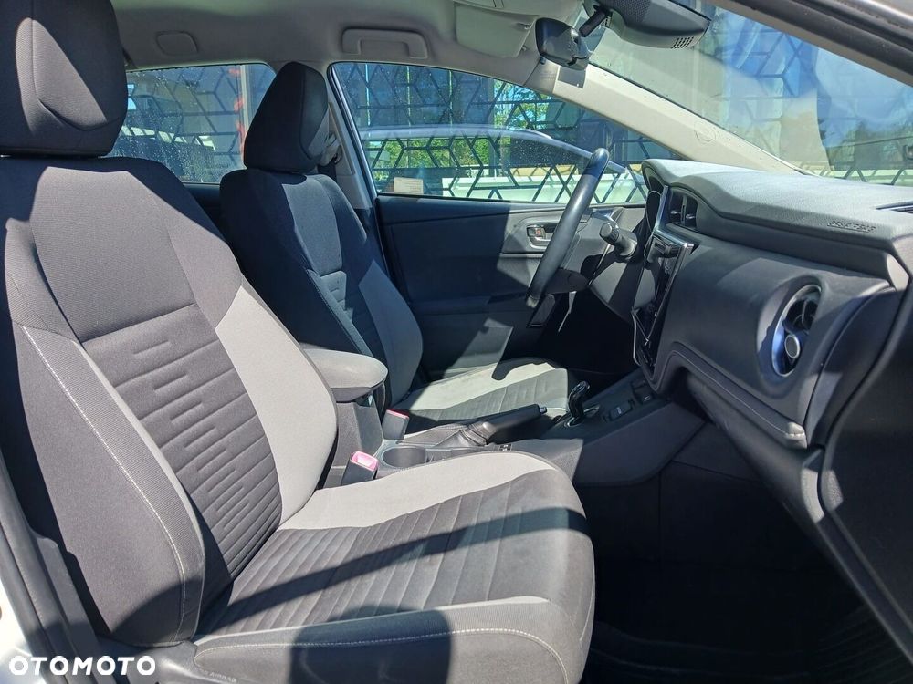 Toyota Auris Hybrid 135 Premium - 23