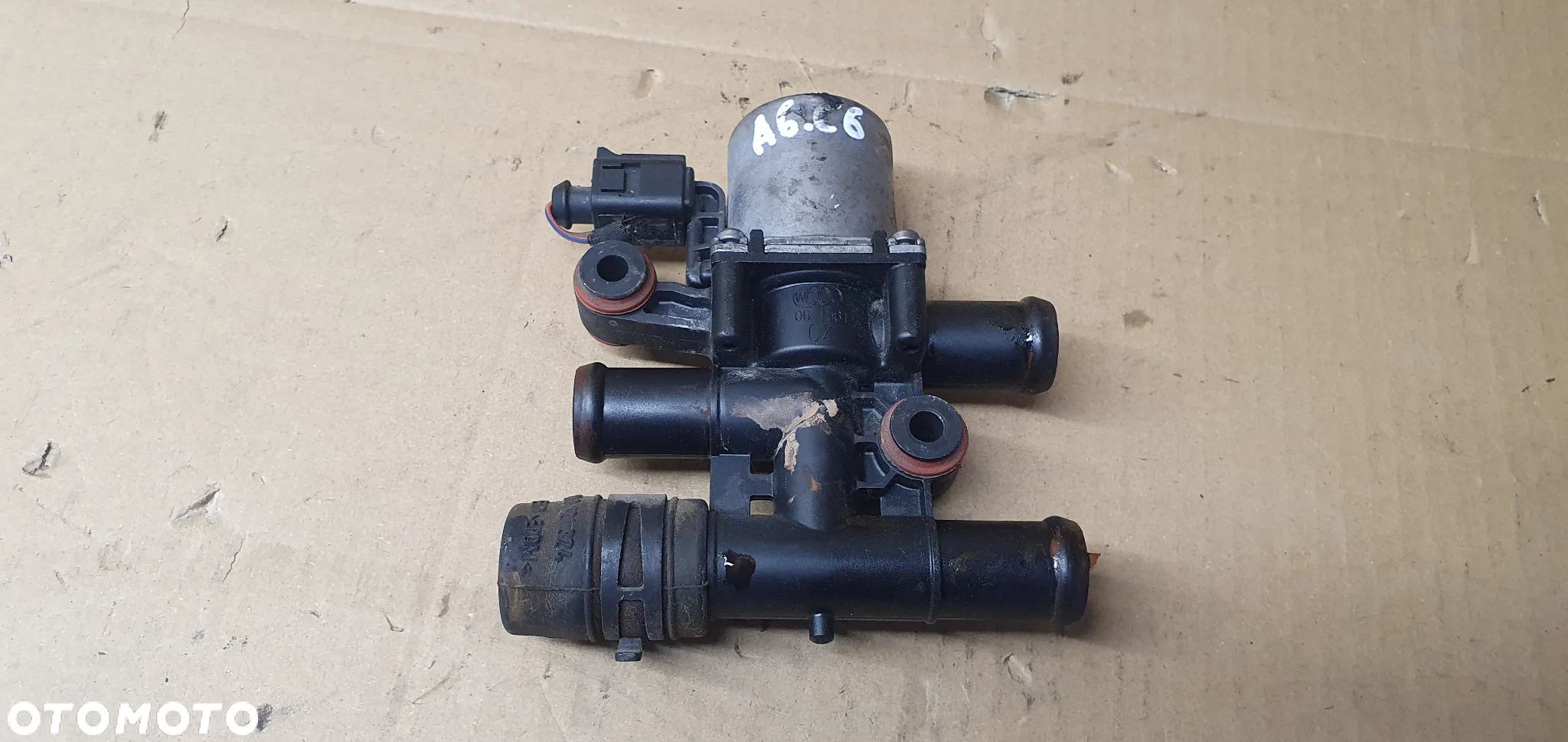 Dodatkowa pompka obiegu wody elektrozawór Audi A6 C6 2.7 TDI 8E0820036 8E0820035B - 4