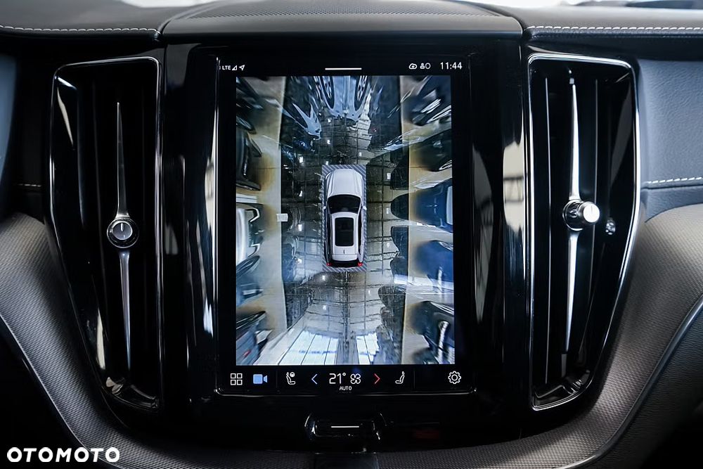 Volvo XC 60 T8 AWD Recharge Geartronic RDesign - 19