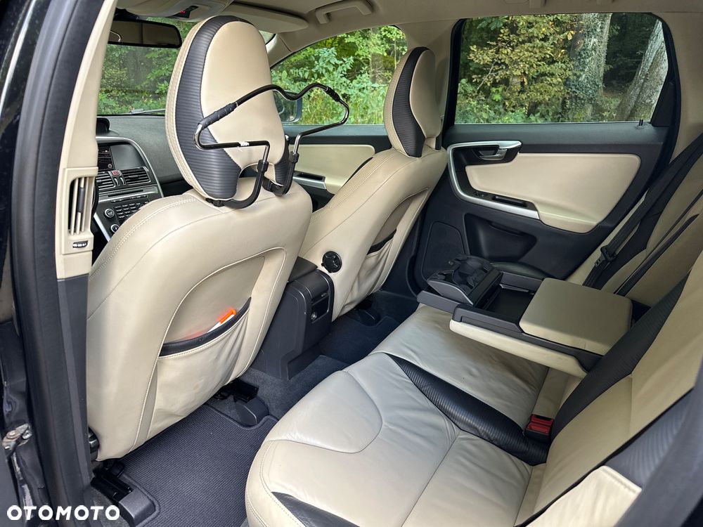 Volvo XC 60 2.4D AWD - 12