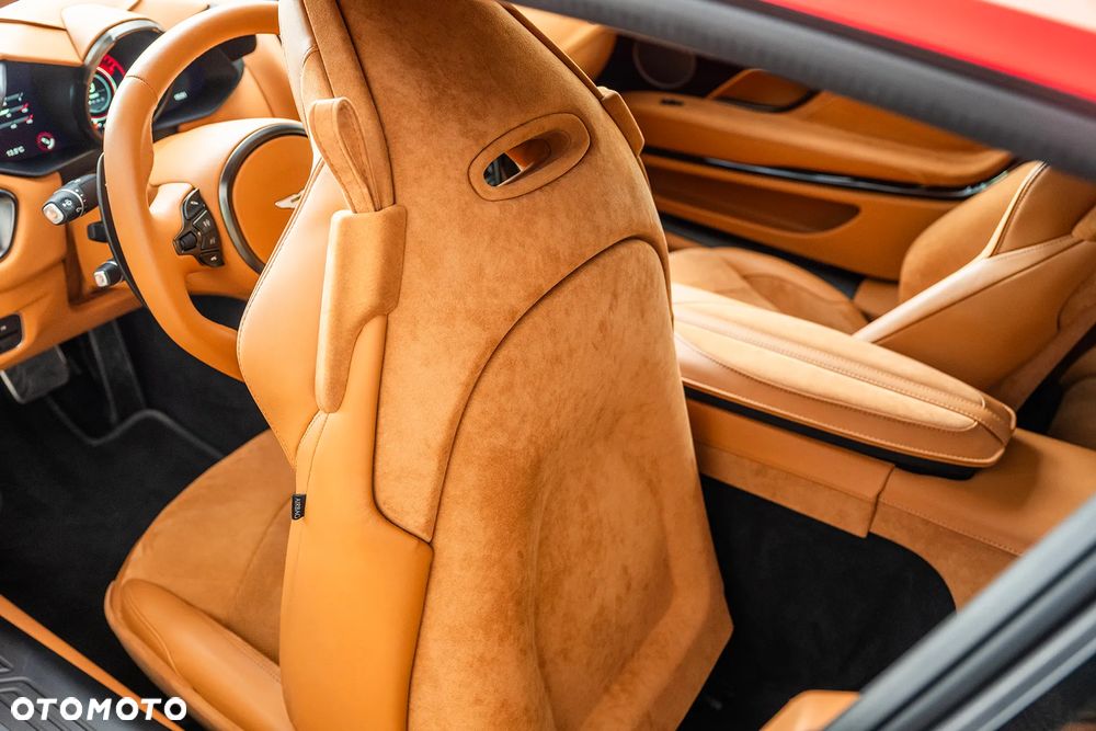 Aston Martin DBS - 24