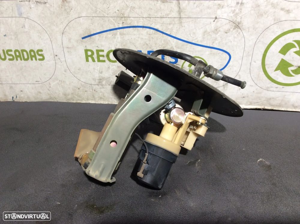 Bomba de gasolina Toyota Avensis T22 1.6i - 3