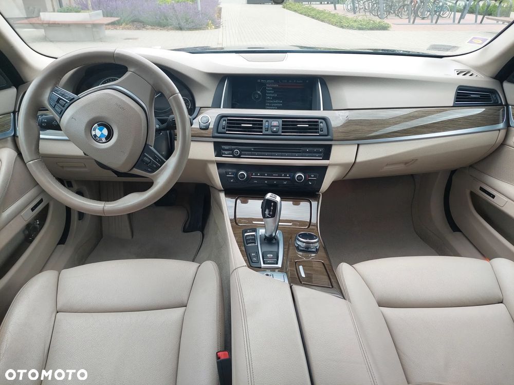 BMW Seria 5 525d xDrive Modern Line - 12