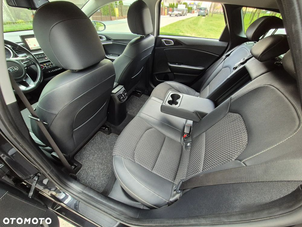 Kia Ceed 1.6 CRDi DCT GT Line - 32